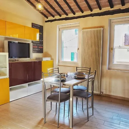 Contrada House By Francigenaapartments Apartment Siena